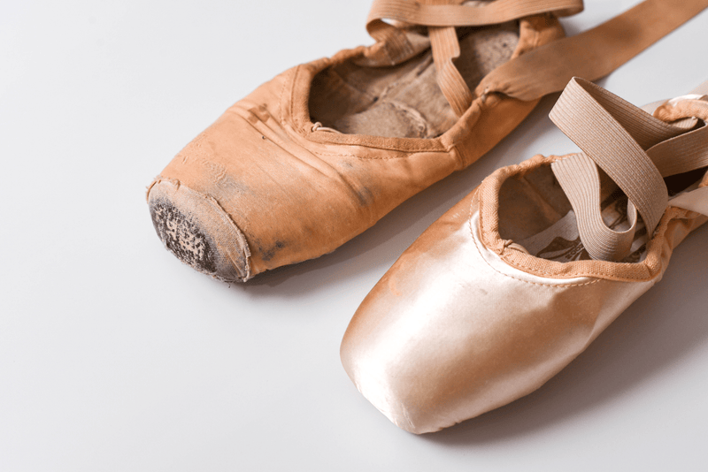 How To Sew Ribbon and Elastics on Pointe Shoes – The Shoe Room