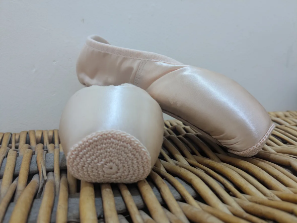 Easy Darn Pointe Shoe Tips