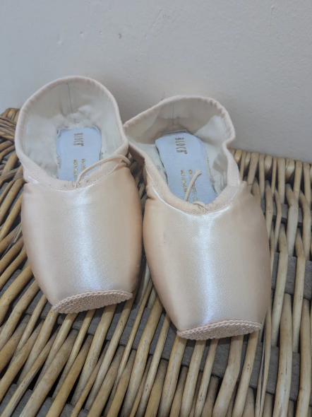 Easy Darn Pointe Shoe Tips